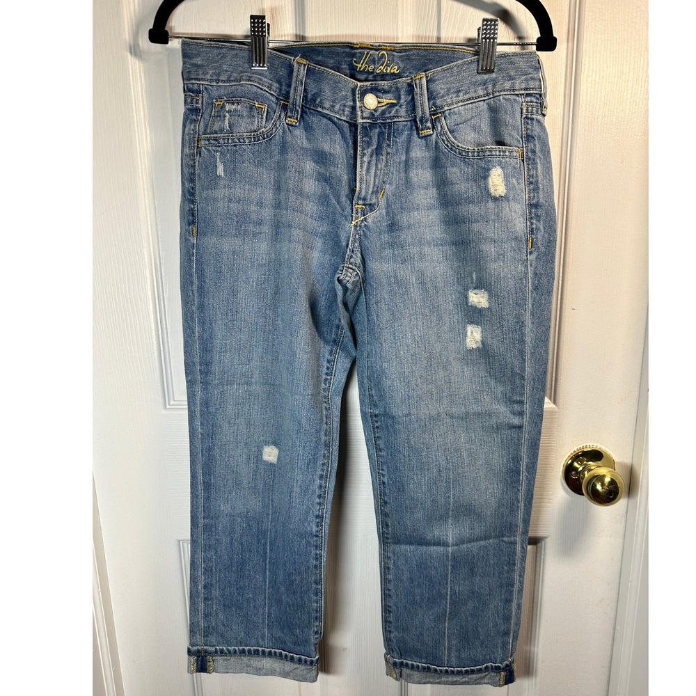 The Diva Distressedβ Low Rise Denim Boyfriend Jeans Cropped Light Wash Size 4